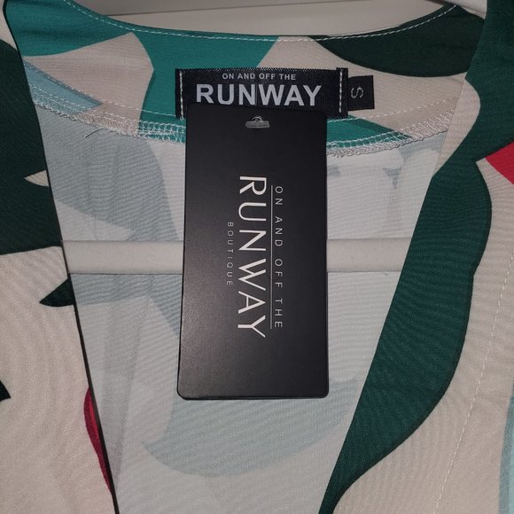 On & Off the Runway - Maxi Dress - Picture 3 of 3